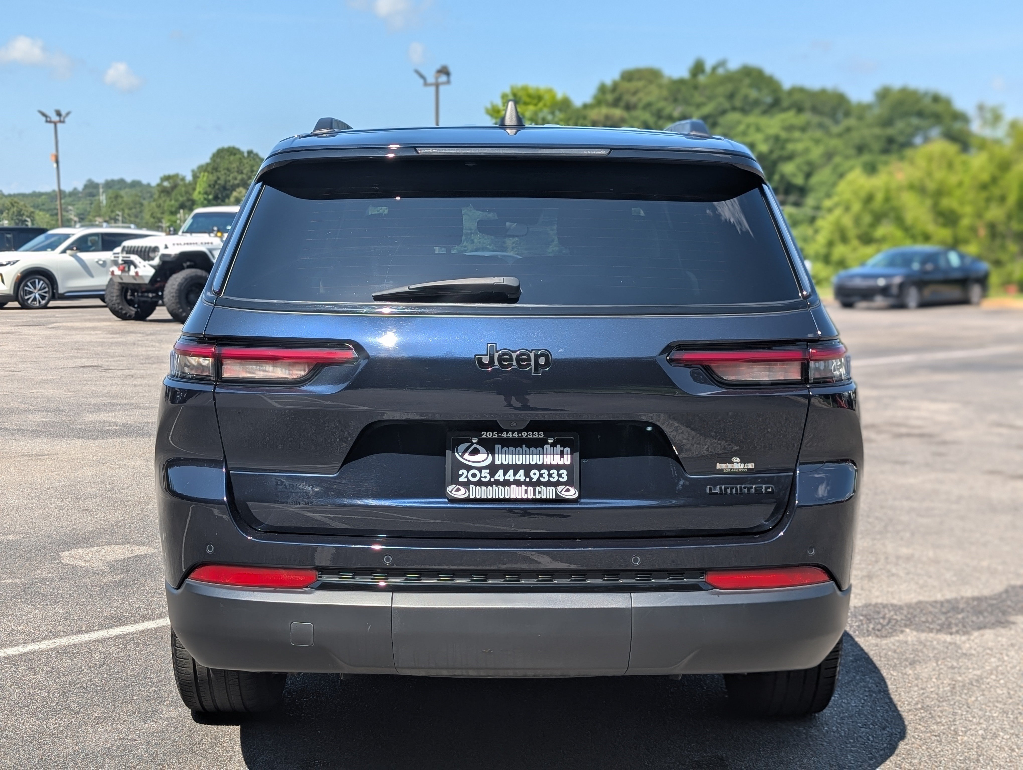 Used 2024 Jeep Grand Cherokee L Limited w/ Black Appearance Package RWD image 8