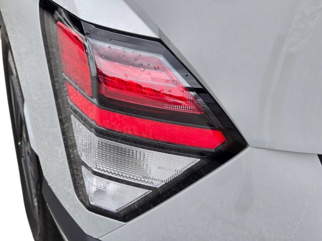 Used 2024 Hyundai Kona SEL FWD image 11