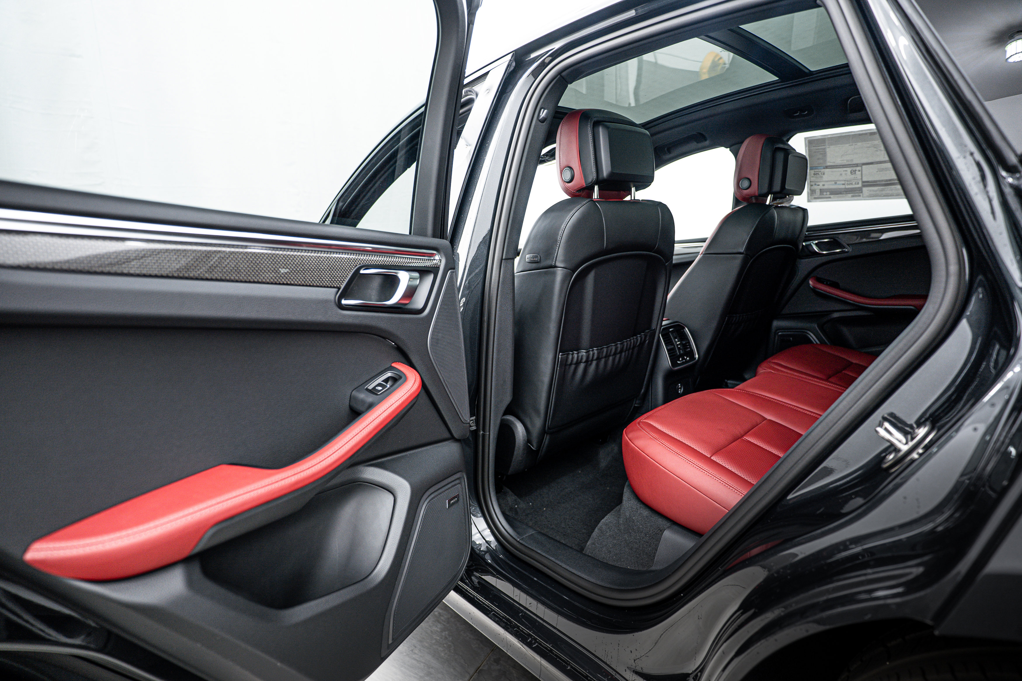 New 2025 Porsche Macan GTS image 22