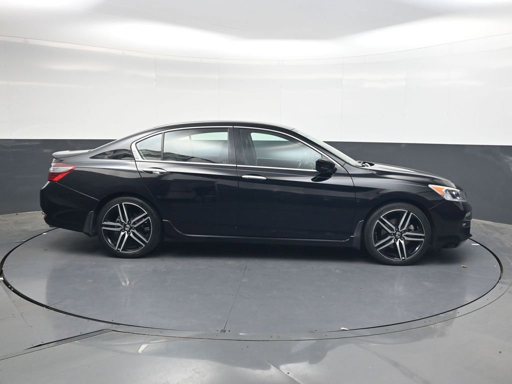 Used 2017 Honda Accord Sport Special Edition image 3