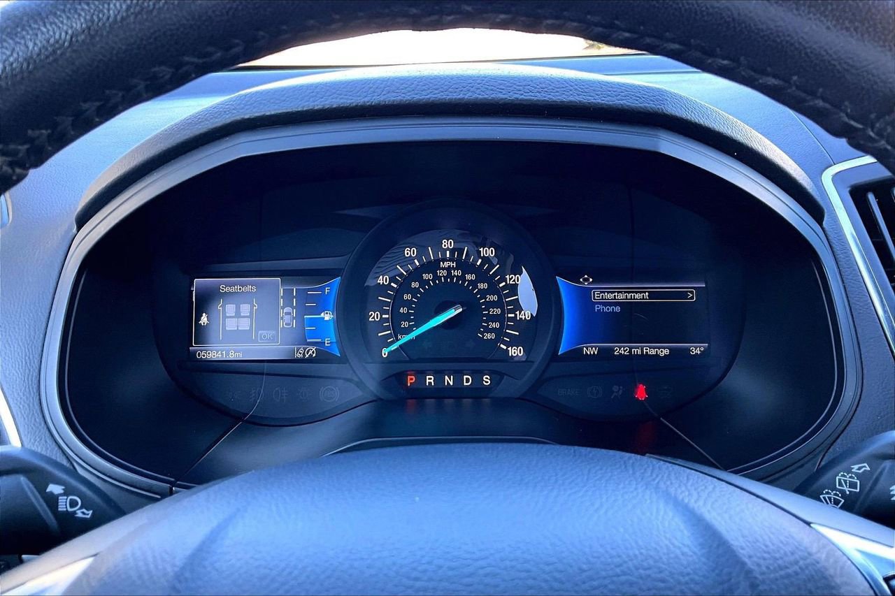 Used 2024 Ford Edge Titanium image 10