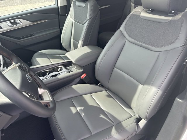 New 2025 Ford Explorer Active image 21