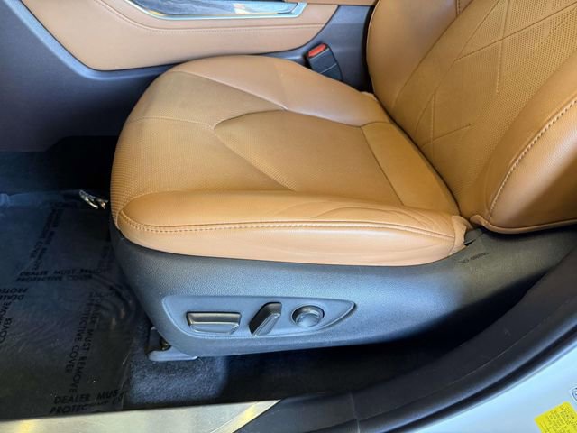 Used 2021 Toyota Highlander Platinum image 3