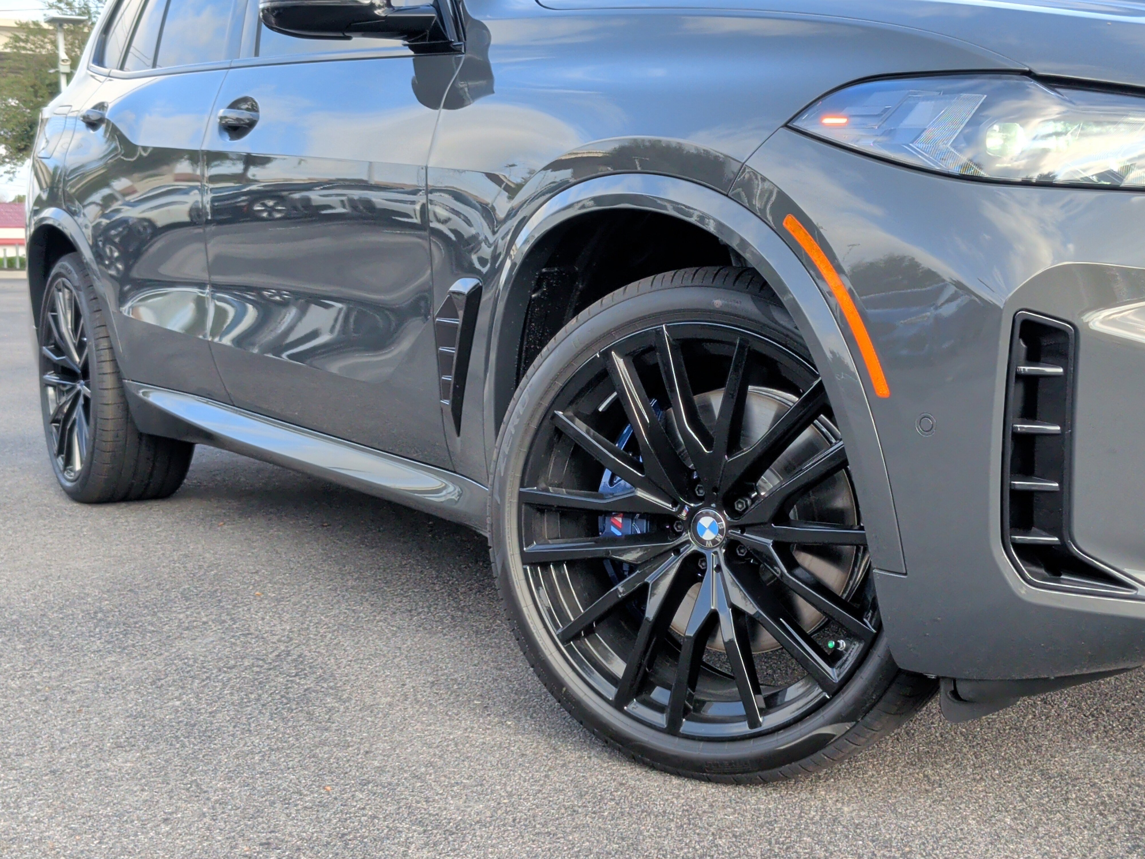 New 2026 BMW X5 M60i image 3