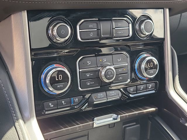 Used 2024 GMC Yukon Denali RWD image 33