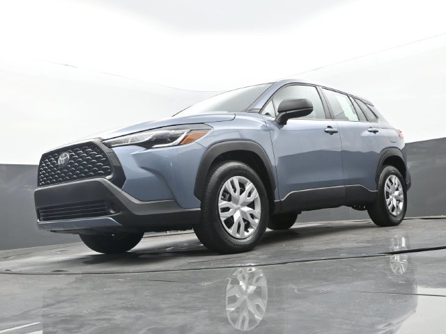 Used 2025 Toyota Corolla Cross L FWD image 27