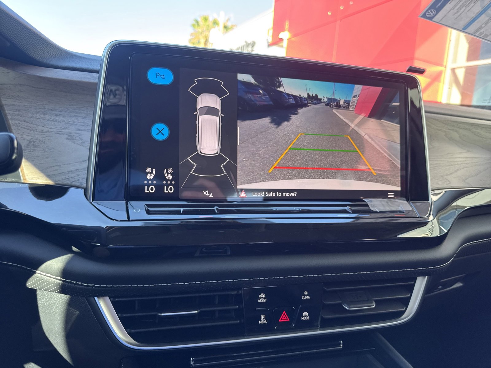 New 2026 Volkswagen Atlas SE image 25