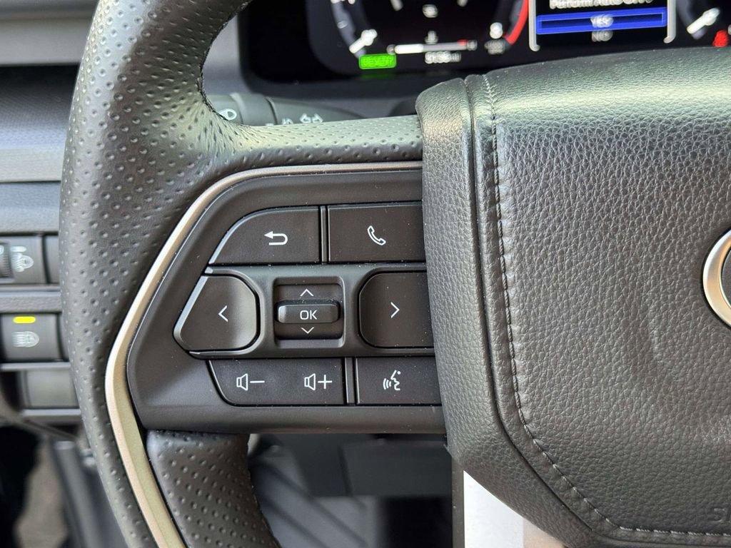 Used 2025 Toyota 4Runner Limited image 12