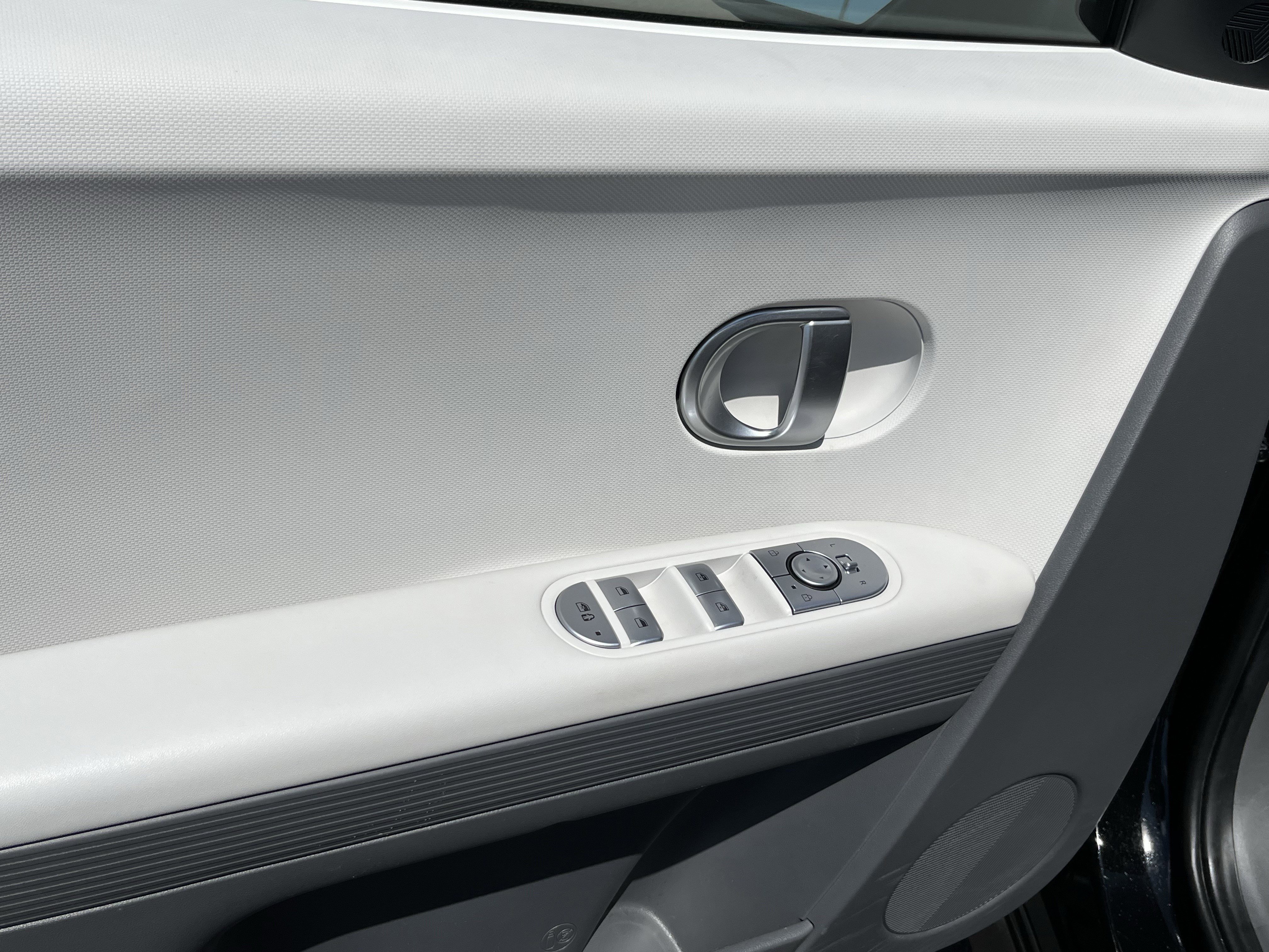 Certified 2024 Hyundai Ioniq 5 SEL AWD/4WD image 17