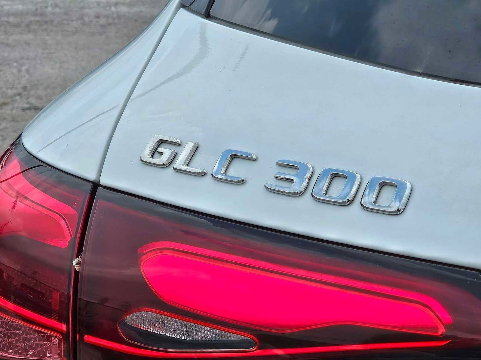 Used 2024 Mercedes-Benz GLC 300 4MATIC image 14