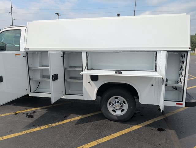 New 2026 Chevrolet Express 3500 w/ Power Convenience Package RWD image 23