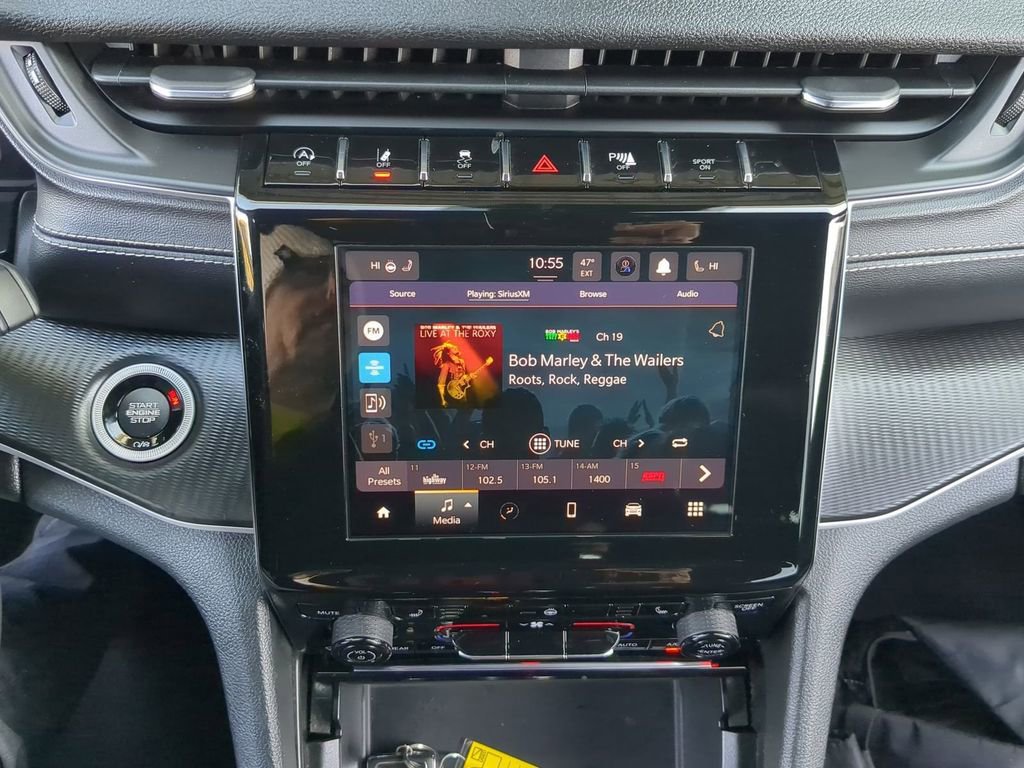 Used 2023 Jeep Grand Cherokee L Laredo image 16