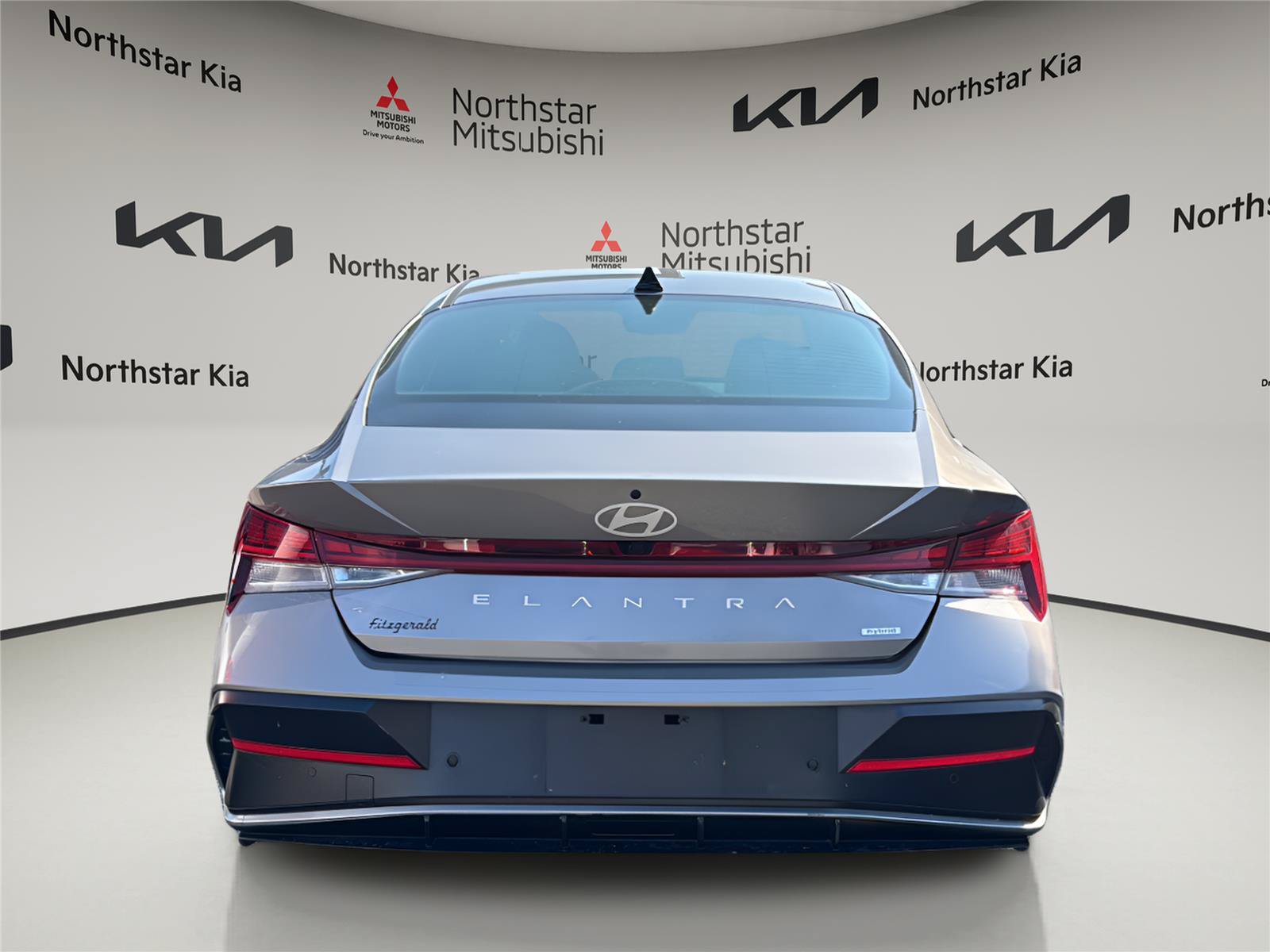 Used 2024 Hyundai Elantra Limited FWD image 4