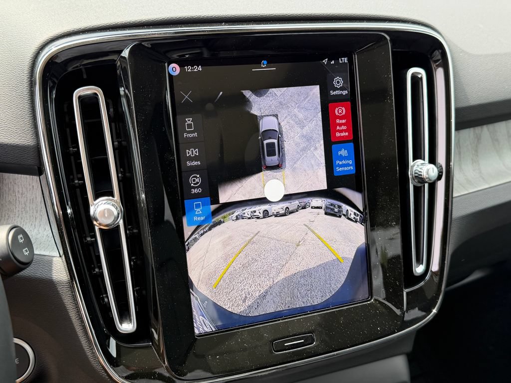 New 2026 Volvo XC40 B5 Plus w/ Climate Package AWD/4WD image 22