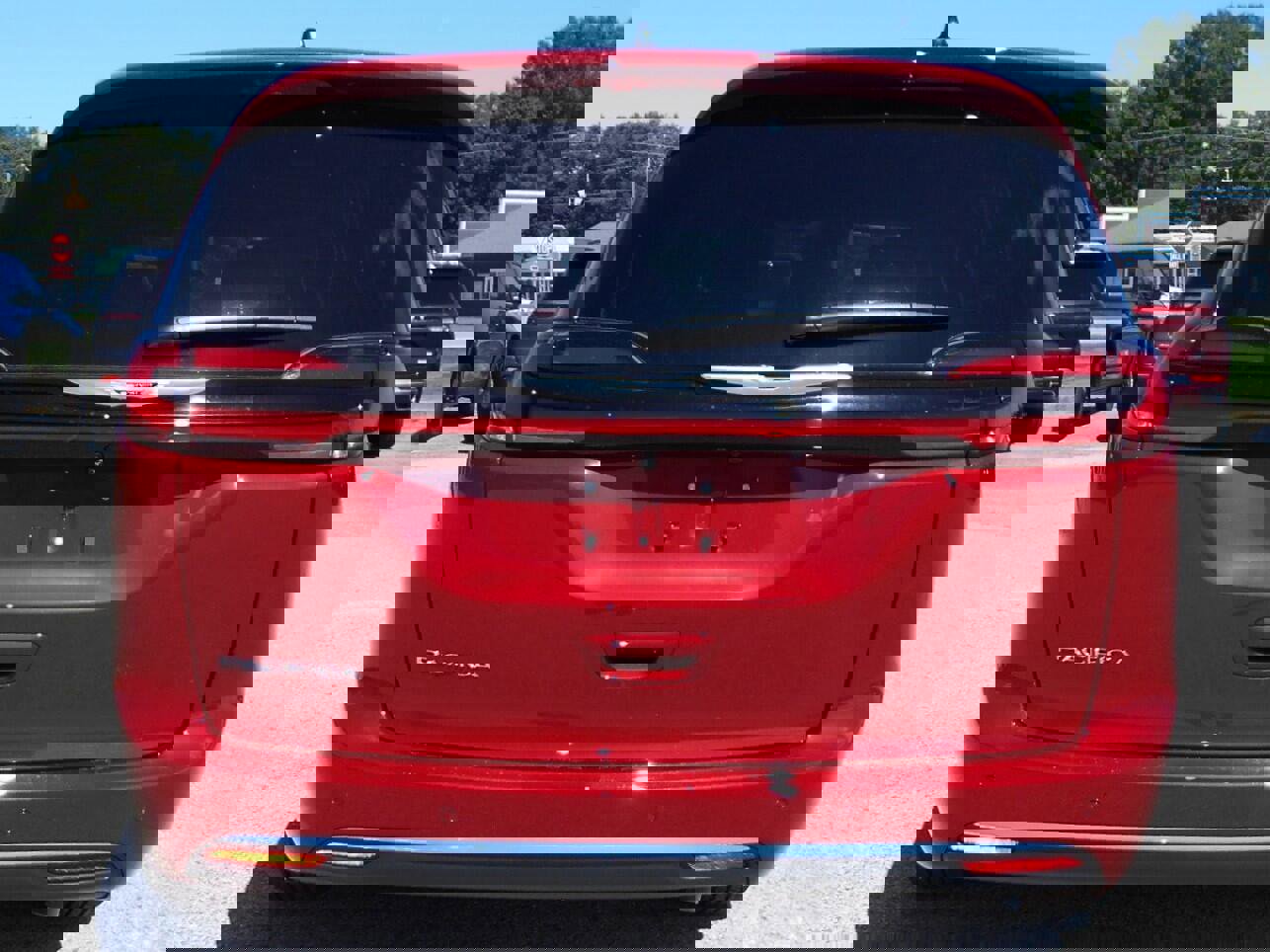 New 2026 Chrysler Pacifica Select image 34