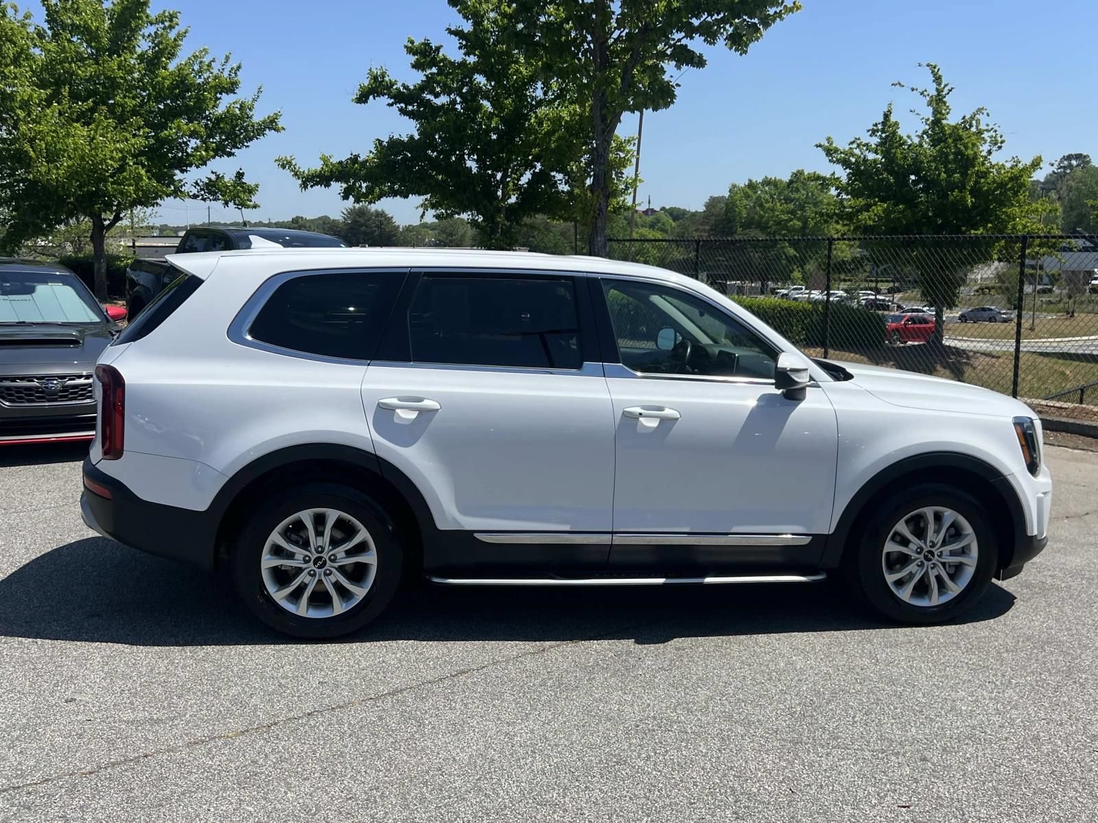 Used 2022 Kia Telluride LX AWD/4WD image 8
