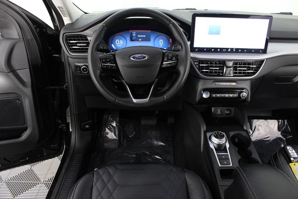 Used 2023 Ford Escape Platinum w/ Premium Technology Package AWD/4WD image 10