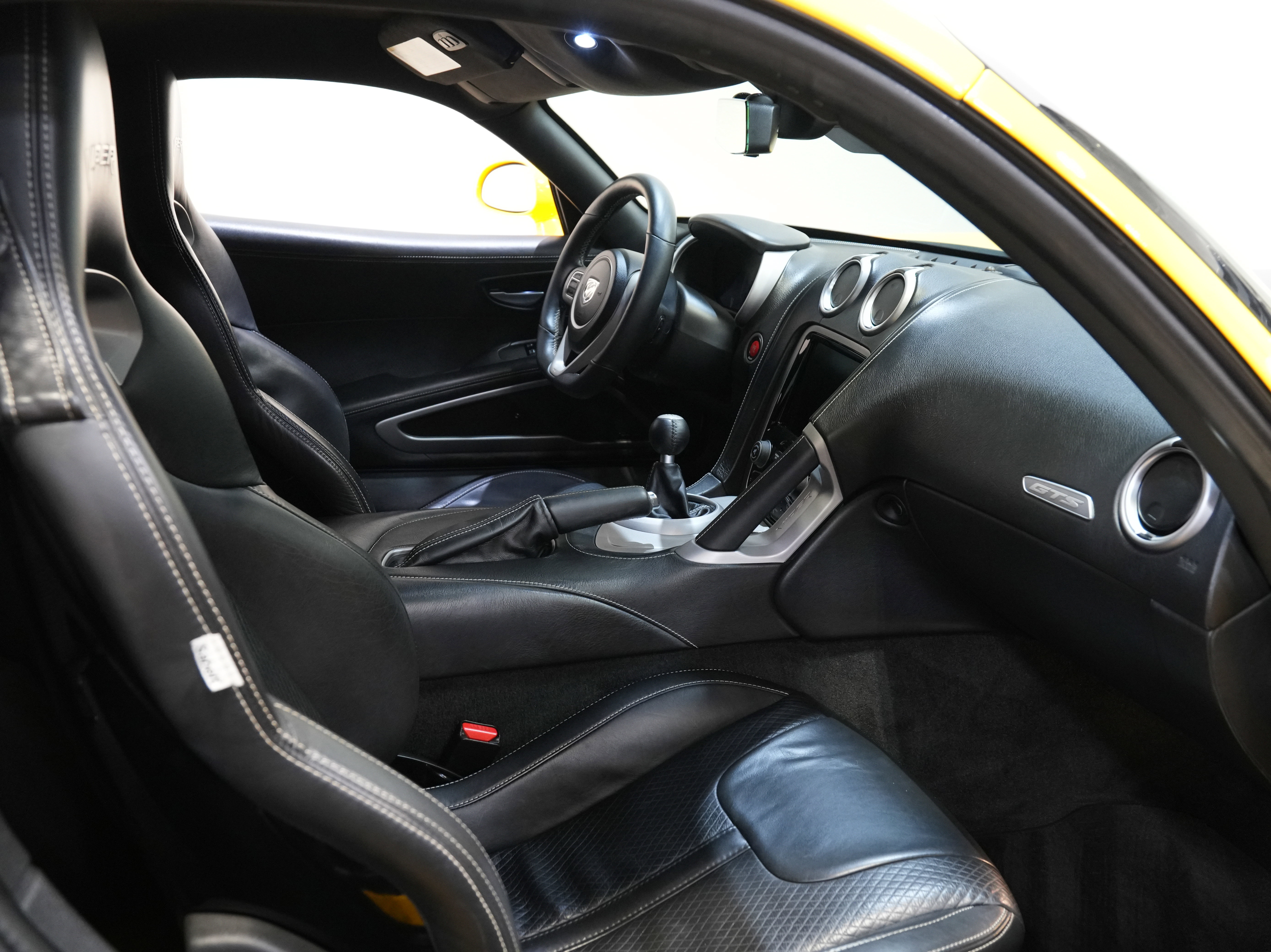 Used 2013 SRT Viper GTS w/ GTS Laguna Interior Pkg image 34