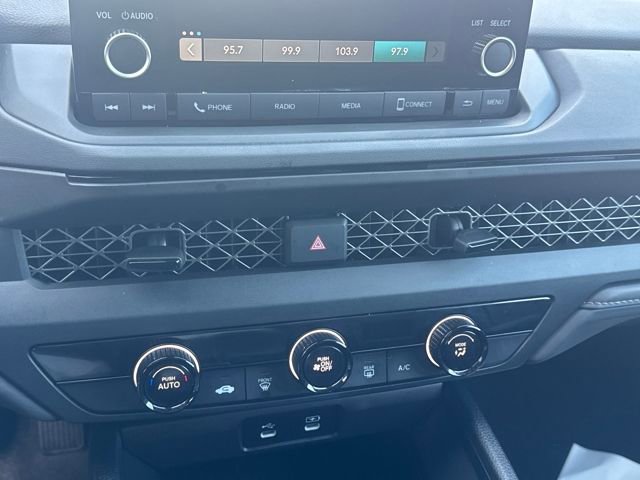 Used 2023 Honda Accord LX image 11