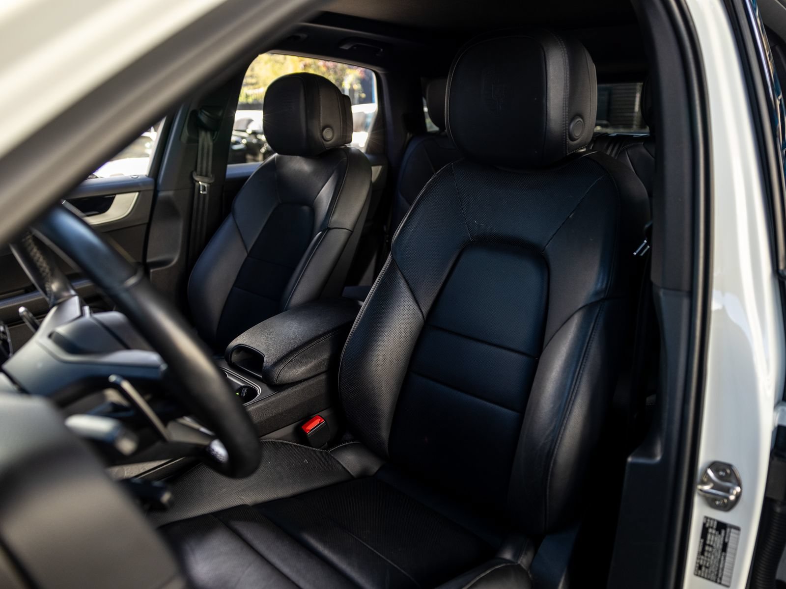 Certified 2024 Porsche Cayenne AWD/4WD image 5