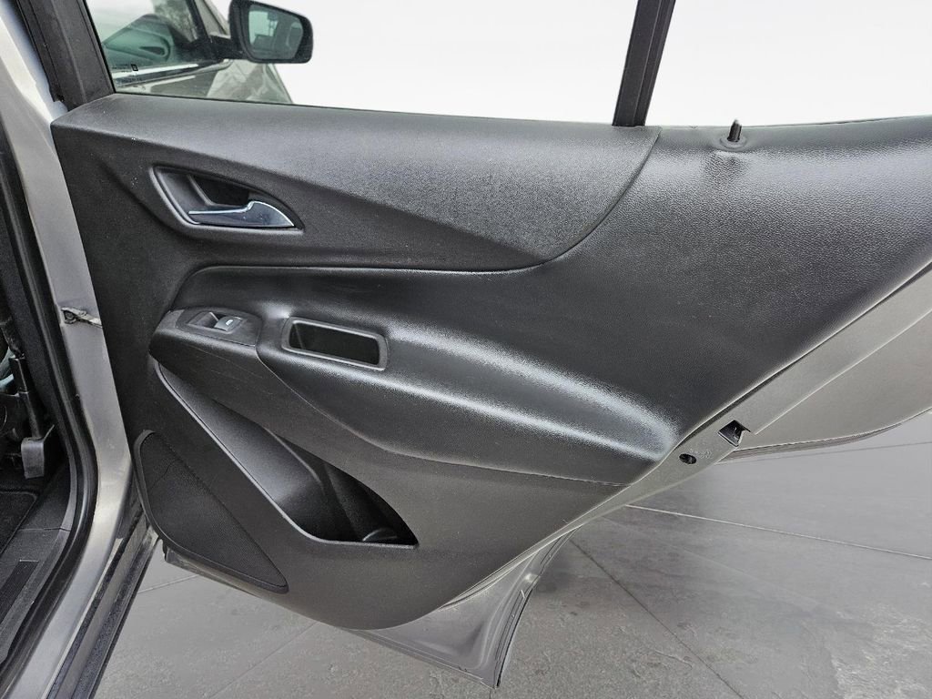 Used 2018 Chevrolet Equinox LT w/ Sun & Infotainment Package image 29