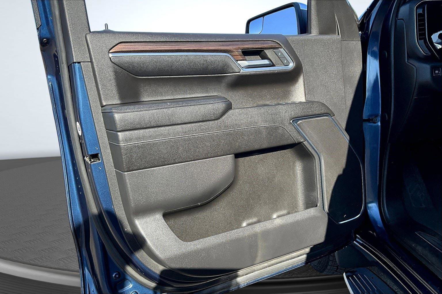 Used 2023 Chevrolet Silverado 1500 LT image 24