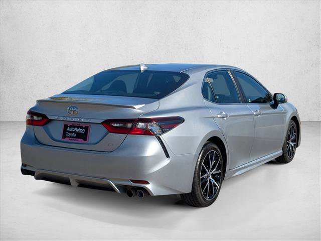 Used 2023 Toyota Camry SE image 5