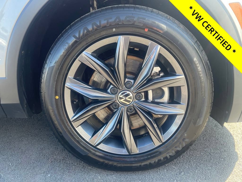 Certified 2023 Volkswagen Tiguan SE w/ Panoramic Sunroof Package AWD/4WD image 13
