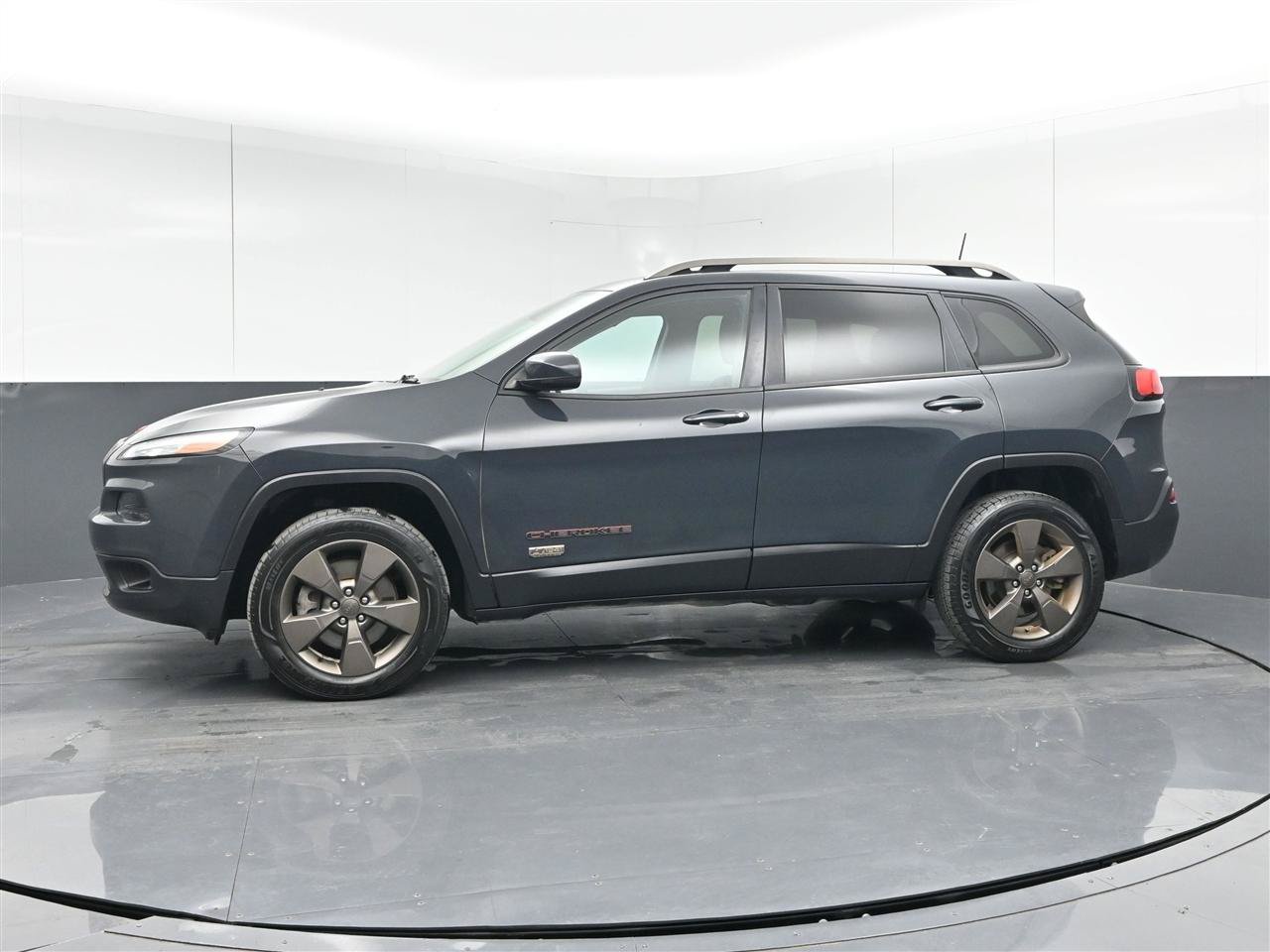 Used 2017 Jeep Cherokee 75th Anniversary AWD/4WD image 8