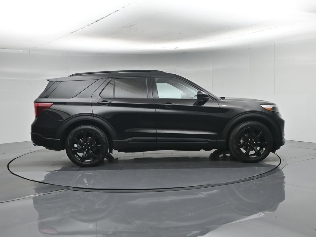 Certified 2023 Ford Explorer ST-Line w/ Class IV Trailer Tow Package RWD image 7