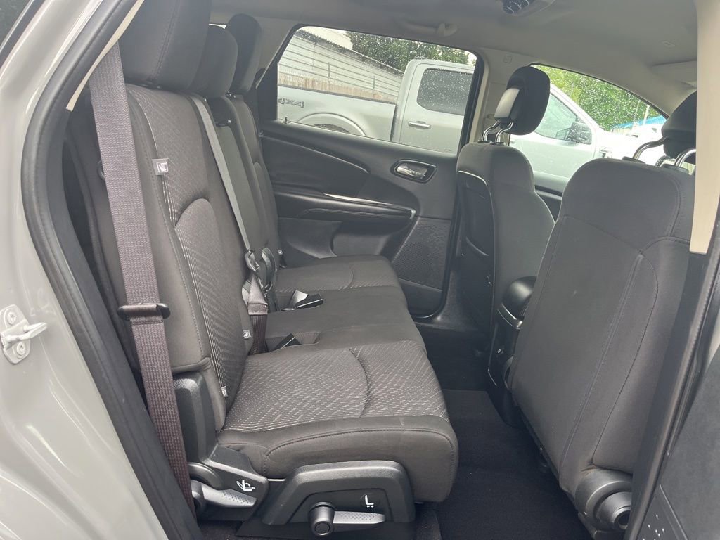 Used 2020 Dodge Journey SE w/ SE Popular Equipment Group FWD image 10