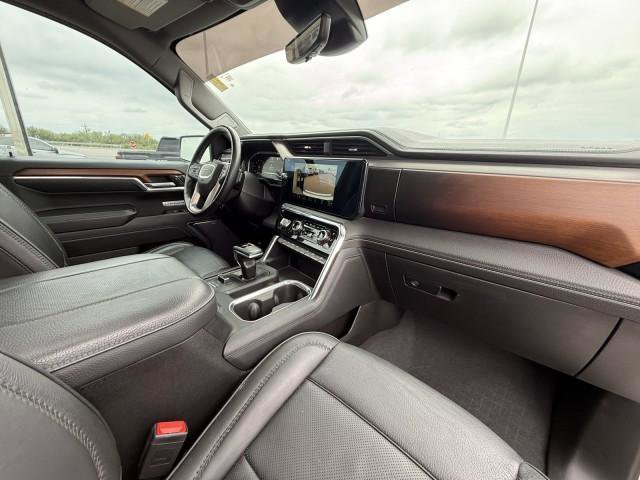 Used 2023 GMC Sierra 1500 Denali w/ Technology Package AWD/4WD image 39