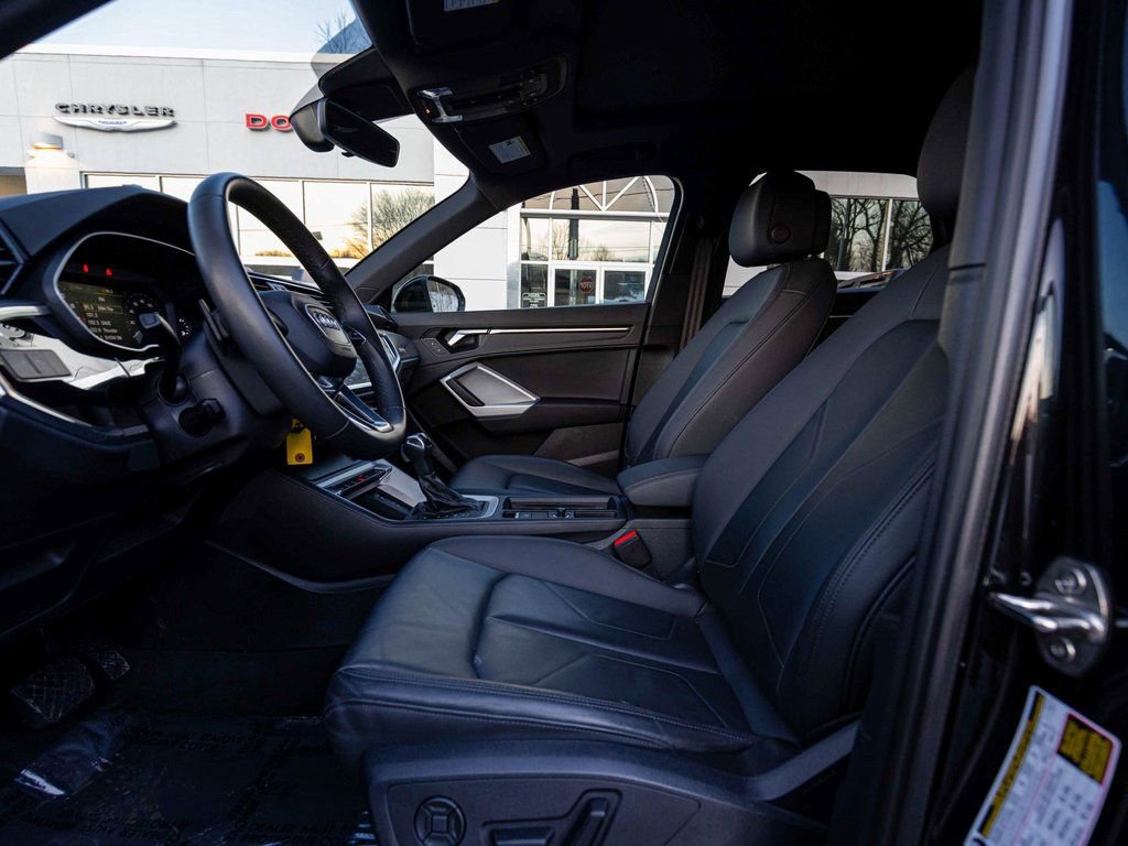 Used 2025 Audi Q3 2.0T Premium image 26
