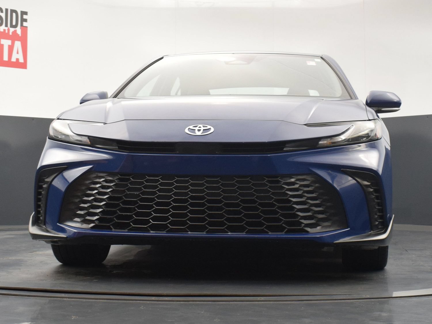 Used 2025 Toyota Camry SE FWD image 30
