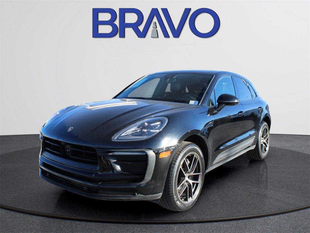 Used 2023 Porsche Macan Turbo image 1