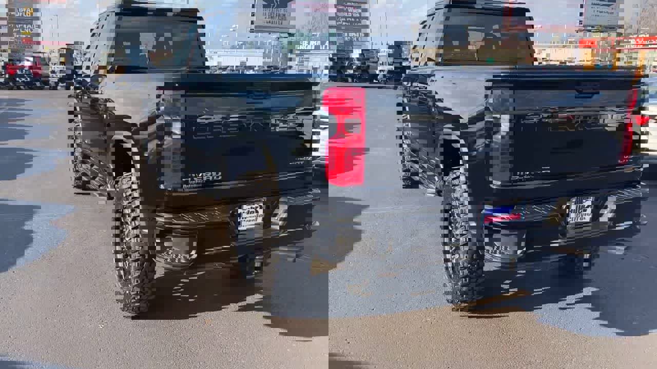 Used 2024 Chevrolet Silverado 2500 Custom w/ Custom Convenience Package image 2