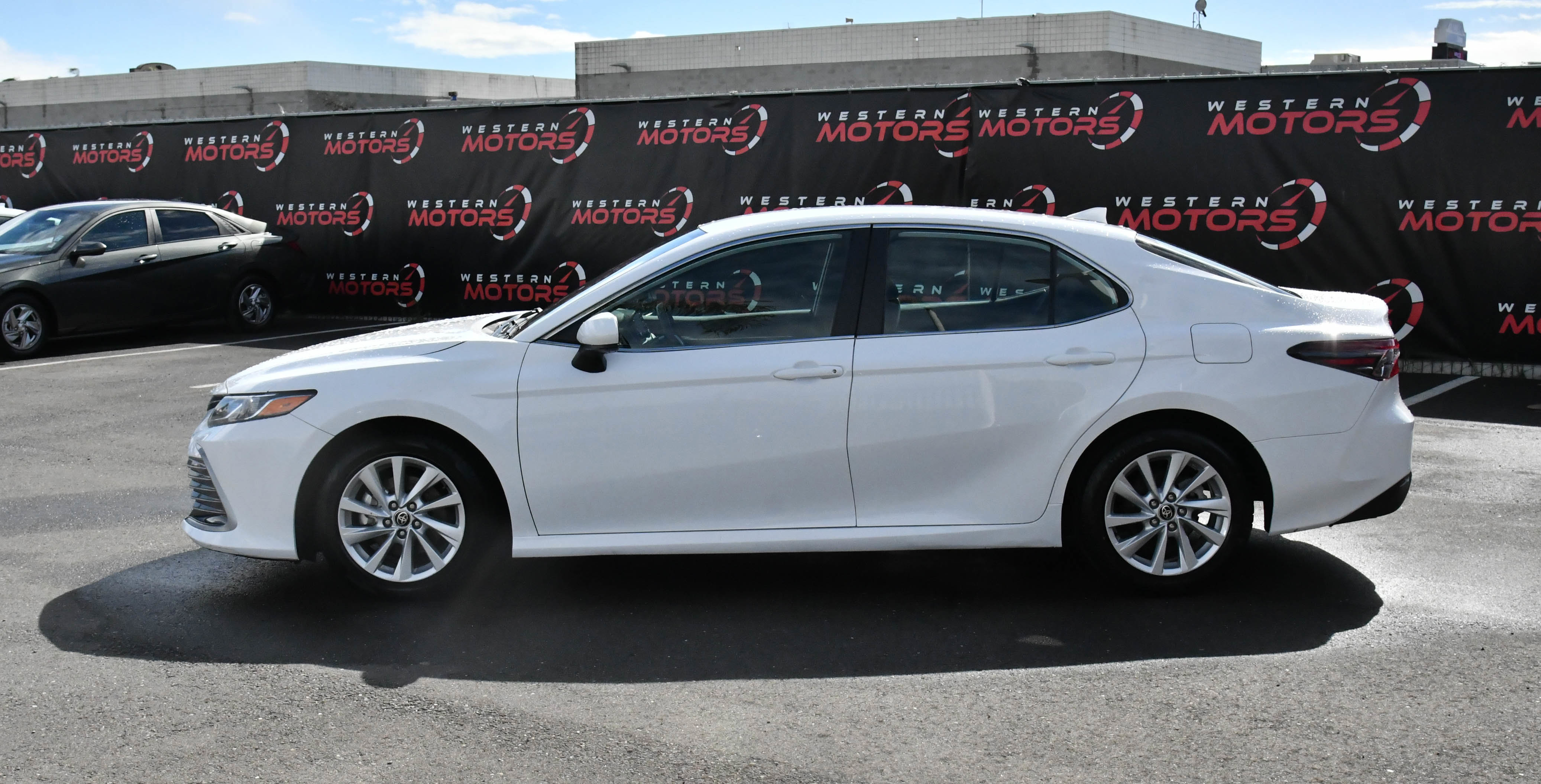 Used 2024 Toyota Camry LE image 4