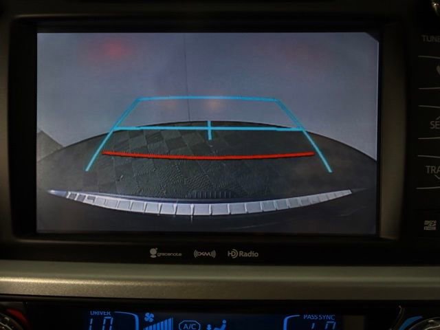 Used 2019 Toyota Highlander XLE image 28