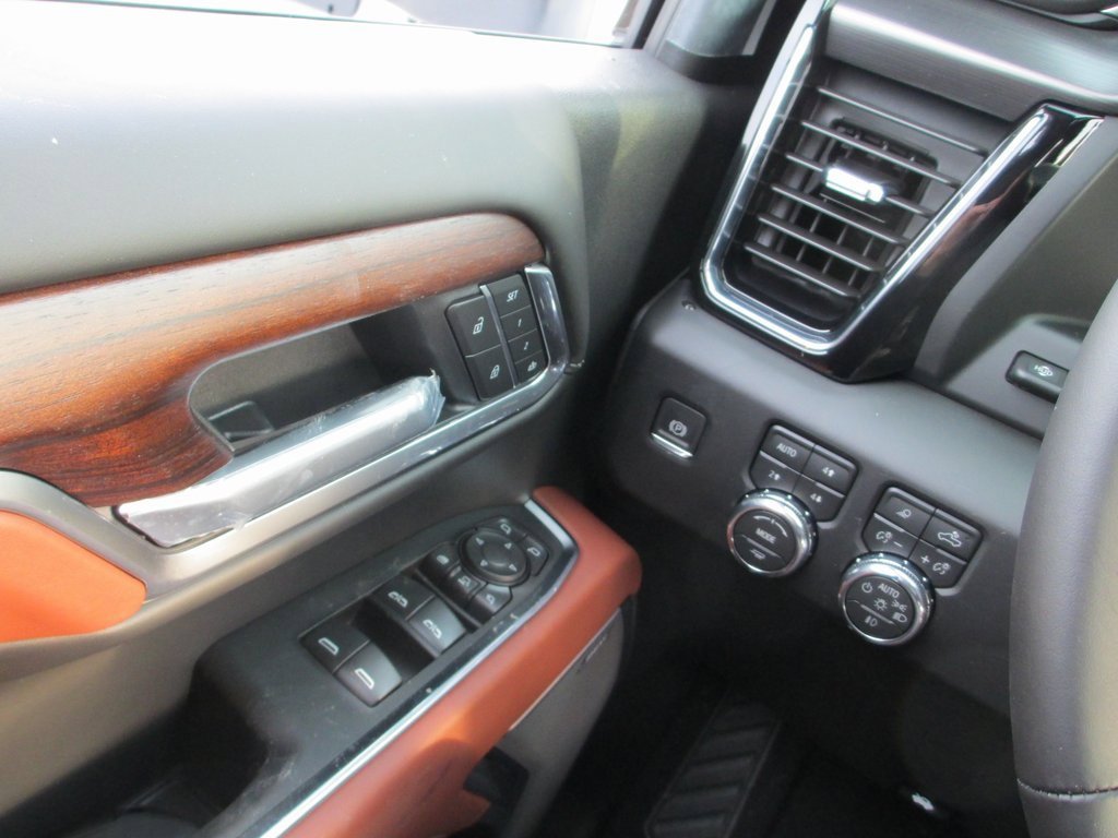 New 2026 GMC Sierra 2500 Denali Ultimate w/ Max Trailering Package image 17