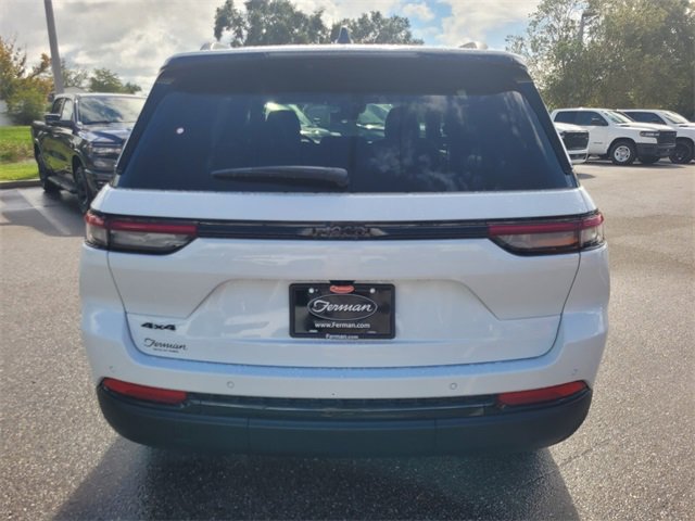 New 2025 Jeep Grand Cherokee Altitude image 14