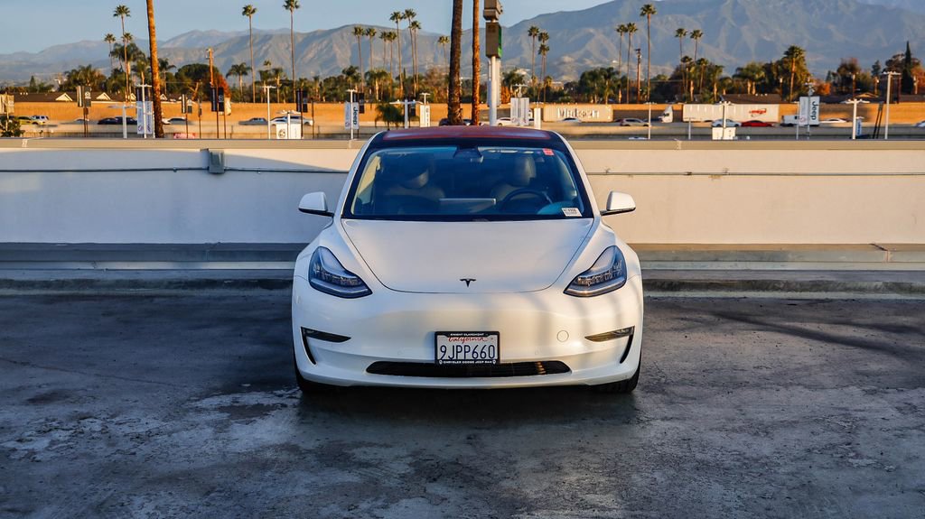Used 2018 Tesla Model 3 image 2