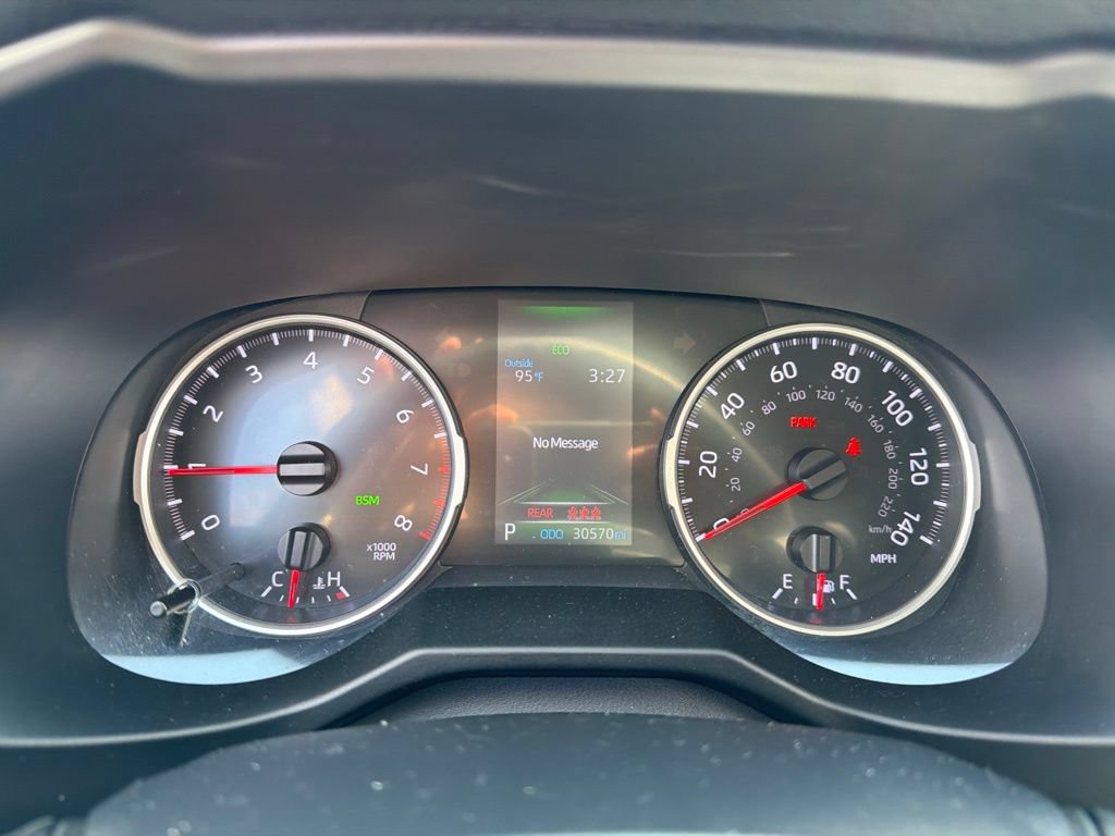 Used 2020 Toyota RAV4 XLE w/ Convenience Package FWD image 18