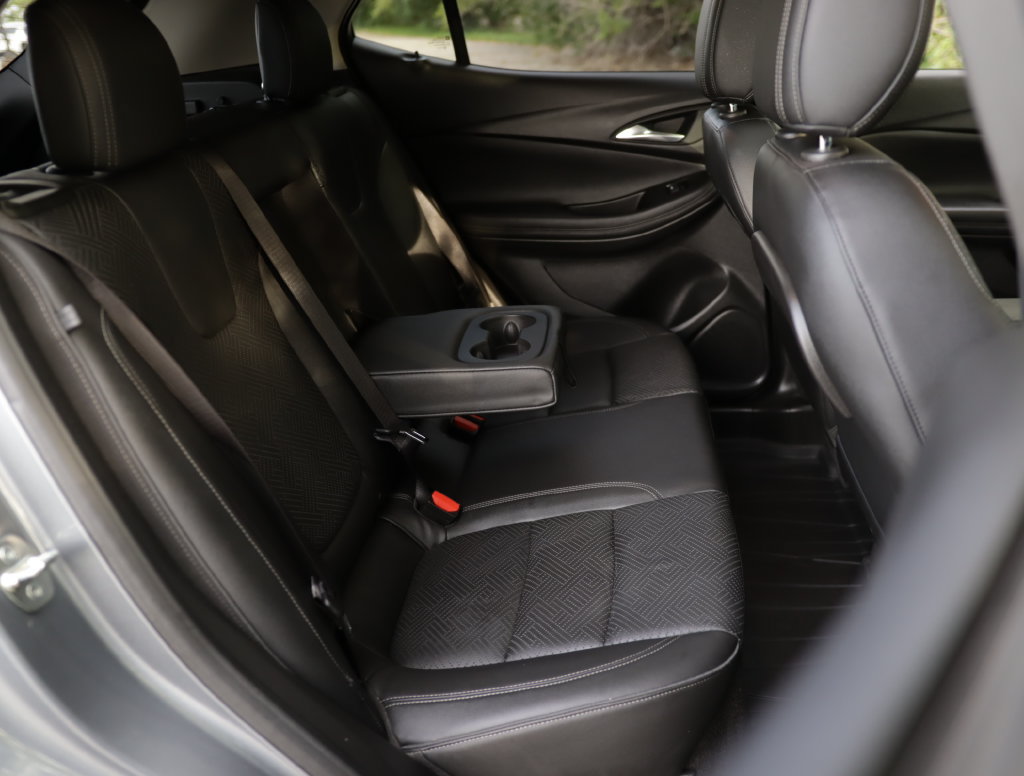 Used 2020 Buick Encore GX Essence w/ Experience Buick Package FWD image 30