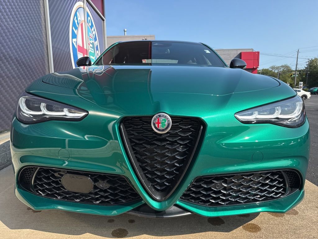 New 2025 Alfa Romeo Giulia AWD w/ Driving Assist Package image 10