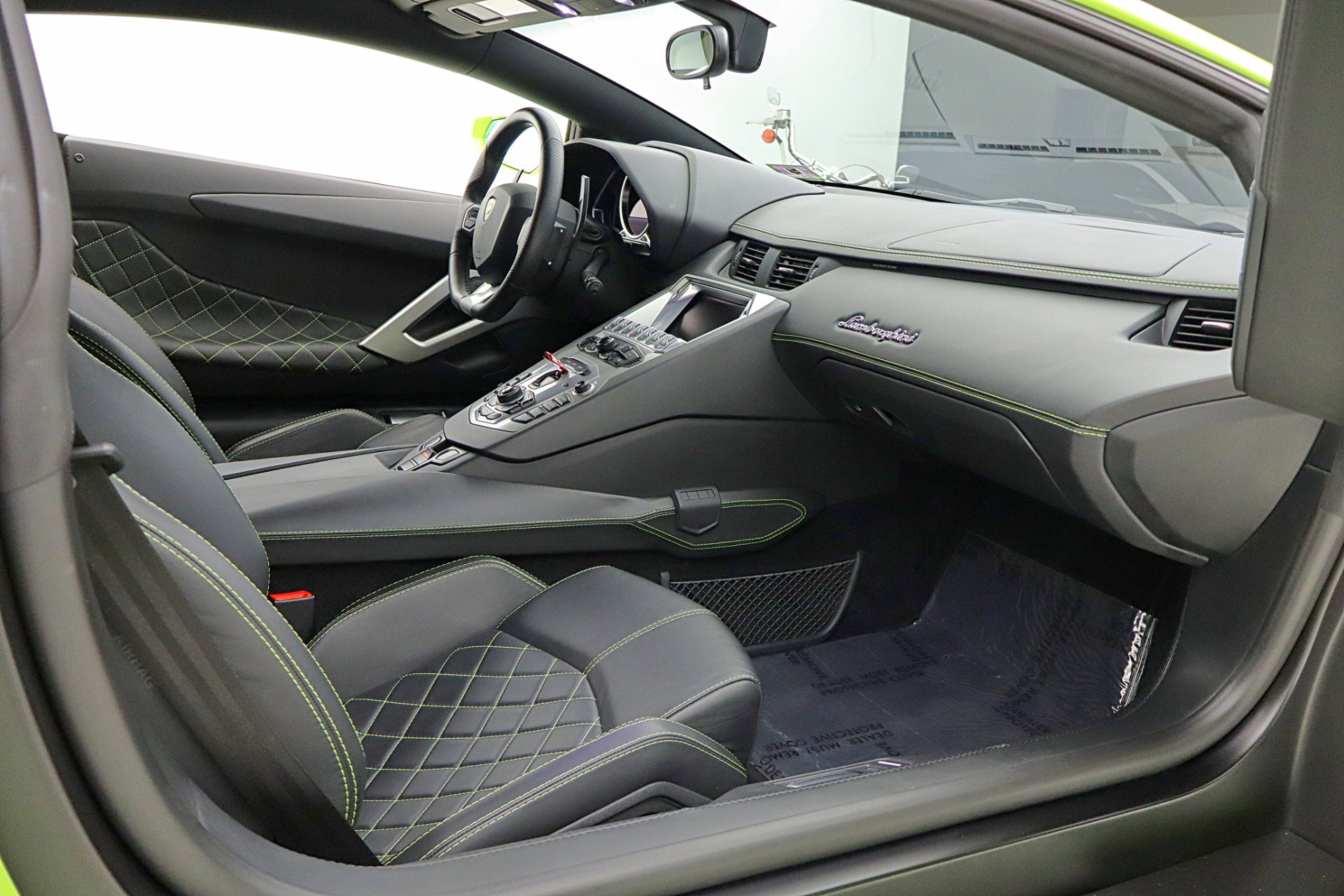 Used 2016 Lamborghini Aventador LP 700-4 image 36