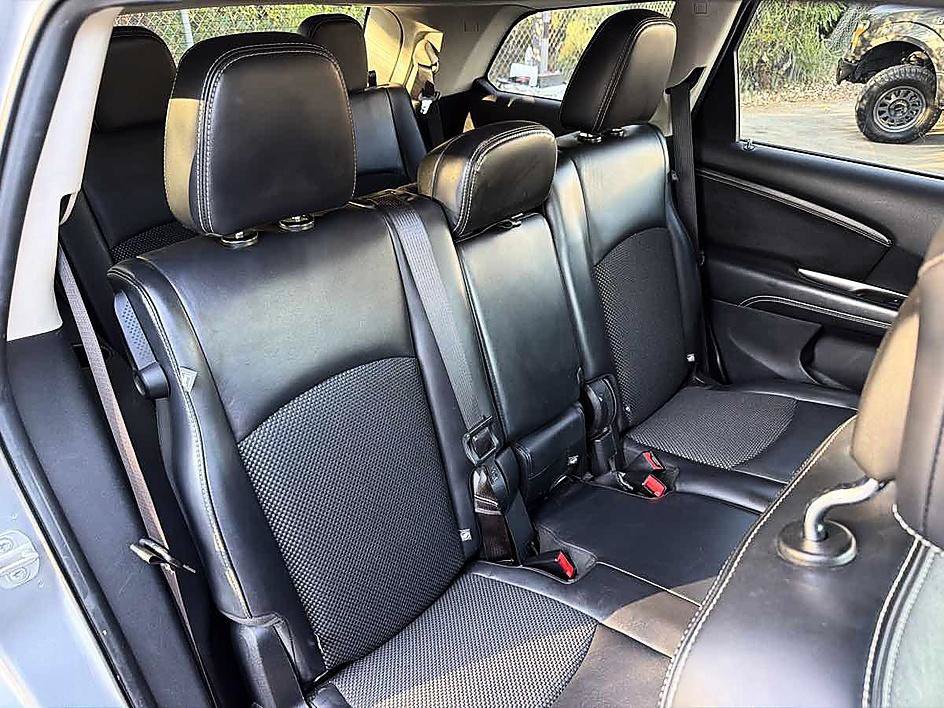 Used 2020 Dodge Journey Crossroad FWD image 14