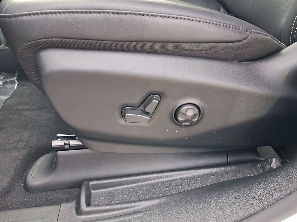 New 2026 Chrysler Voyager LX image 23