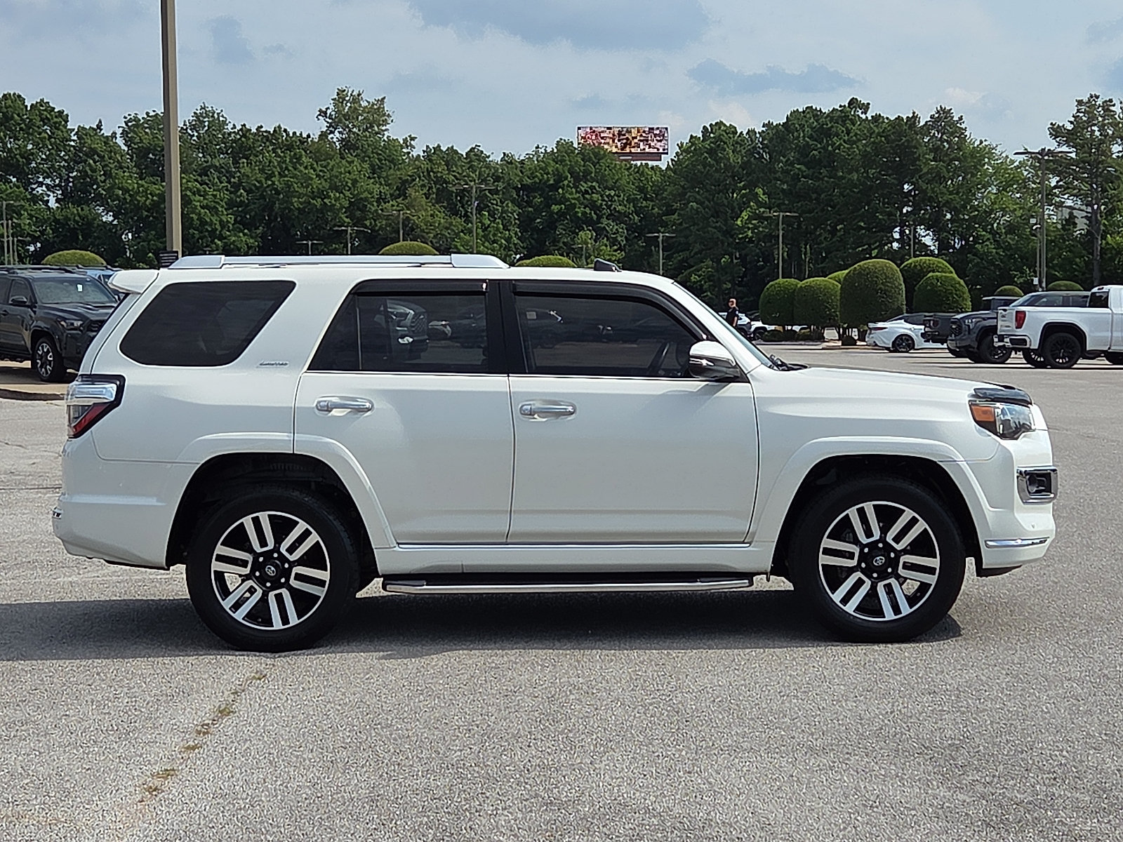 Used 2019 Toyota 4Runner Limited AWD/4WD image 6
