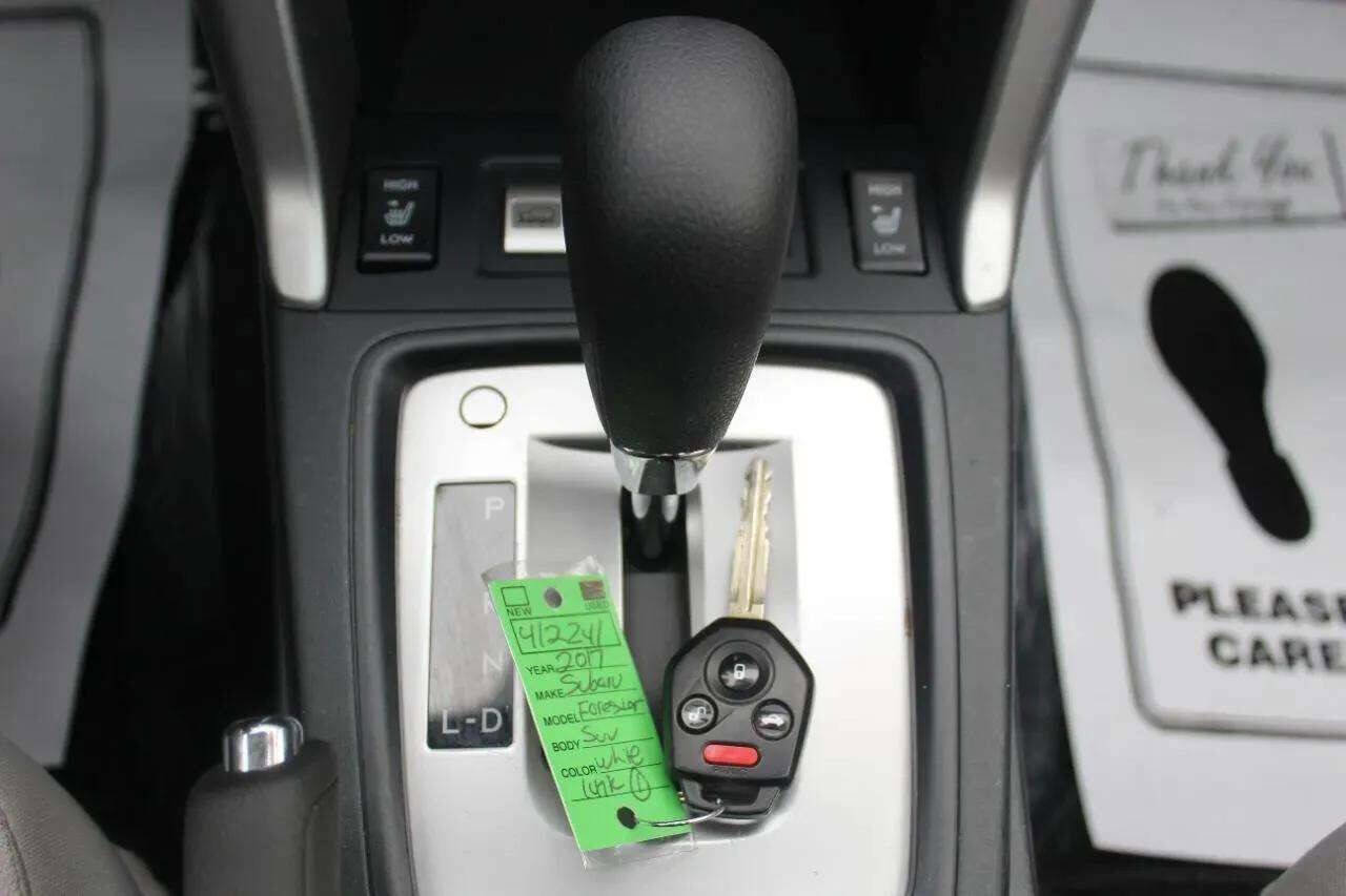 Used 2017 Subaru Forester 2.5i Premium w/ All-Weather Package image 25