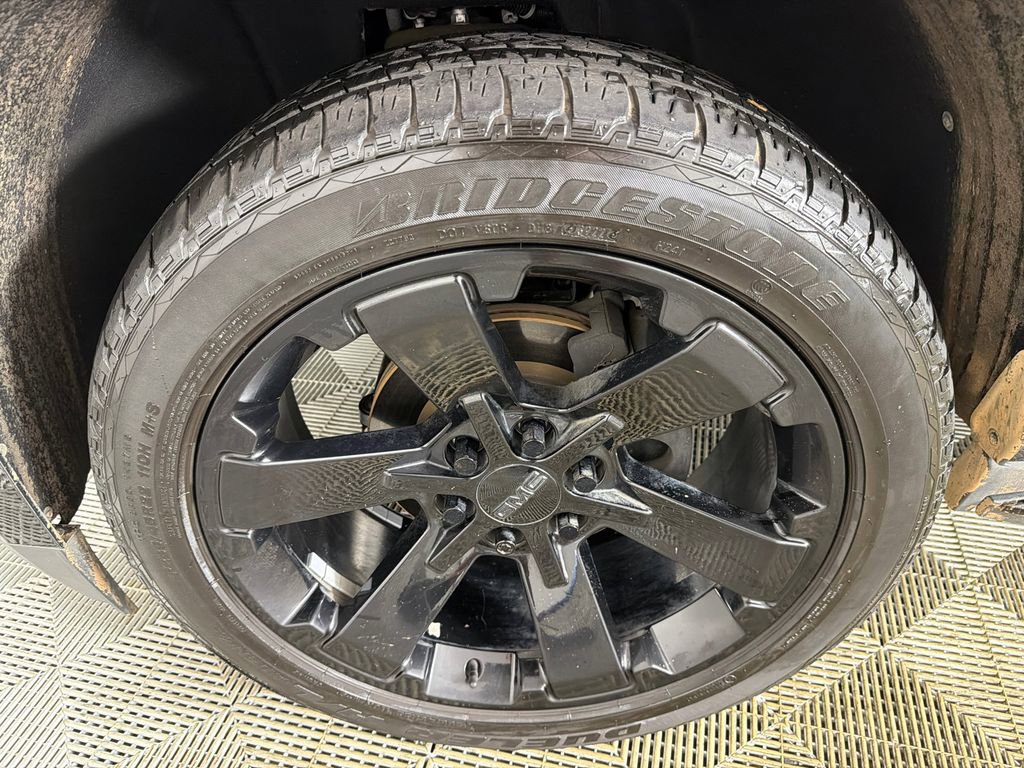 Used 2019 GMC Yukon SLT w/ Graphite Performance Edition AWD/4WD image 13